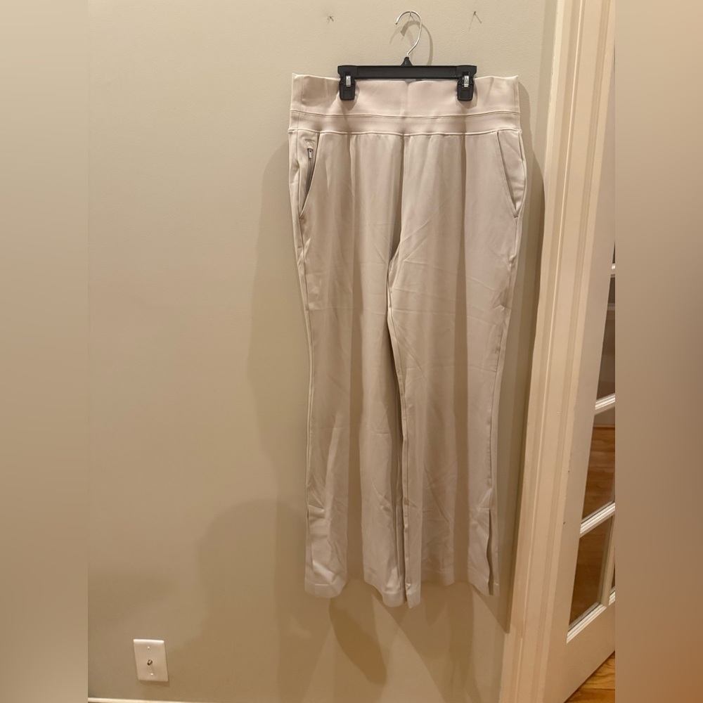 NWOT Athleta Women’s Venice High Rise Flare Pants size L Large